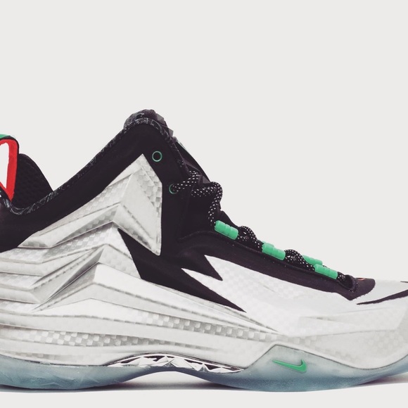 nike chuck posite metallic silver